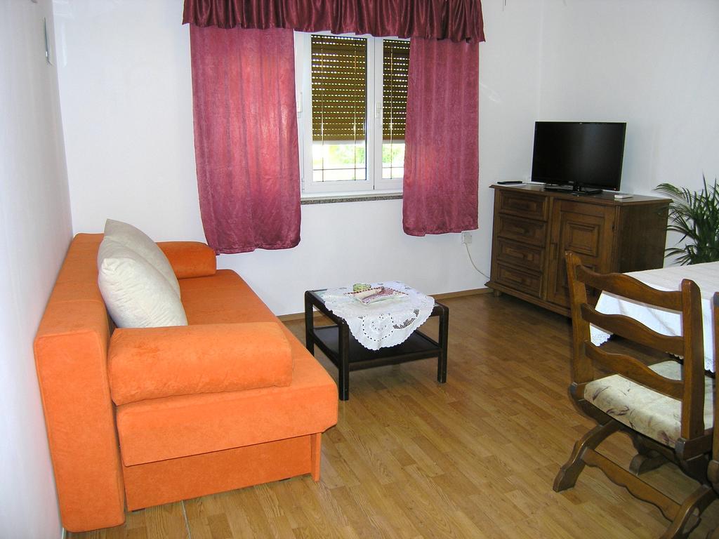 Apartment Julija Krk Town Dış mekan fotoğraf